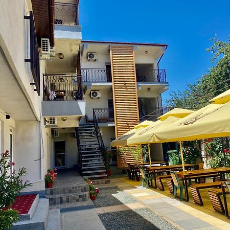 Casa Tudor كوستِنيست المظهر الخارجي الصورة