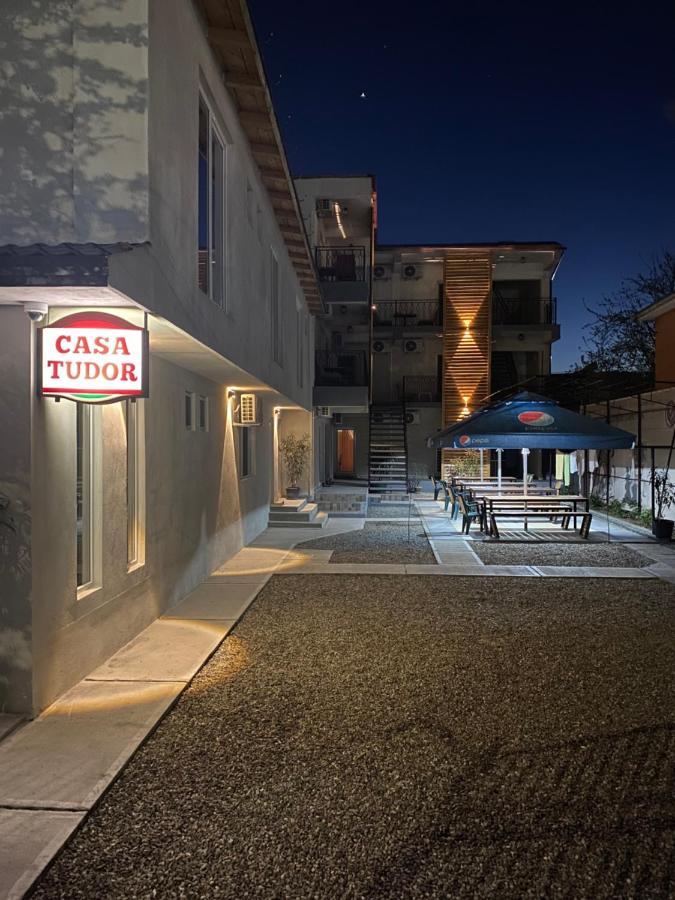 Casa Tudor كوستِنيست المظهر الخارجي الصورة