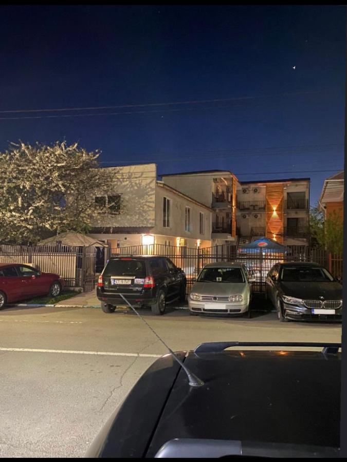 Casa Tudor كوستِنيست المظهر الخارجي الصورة